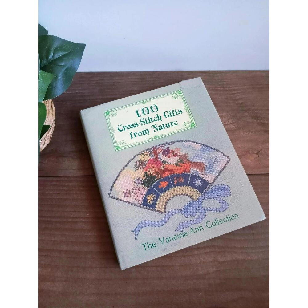 Vintage 100 Cross Stitch Patterns Book: Nature Gifts, Vanessa-Ann Collection
